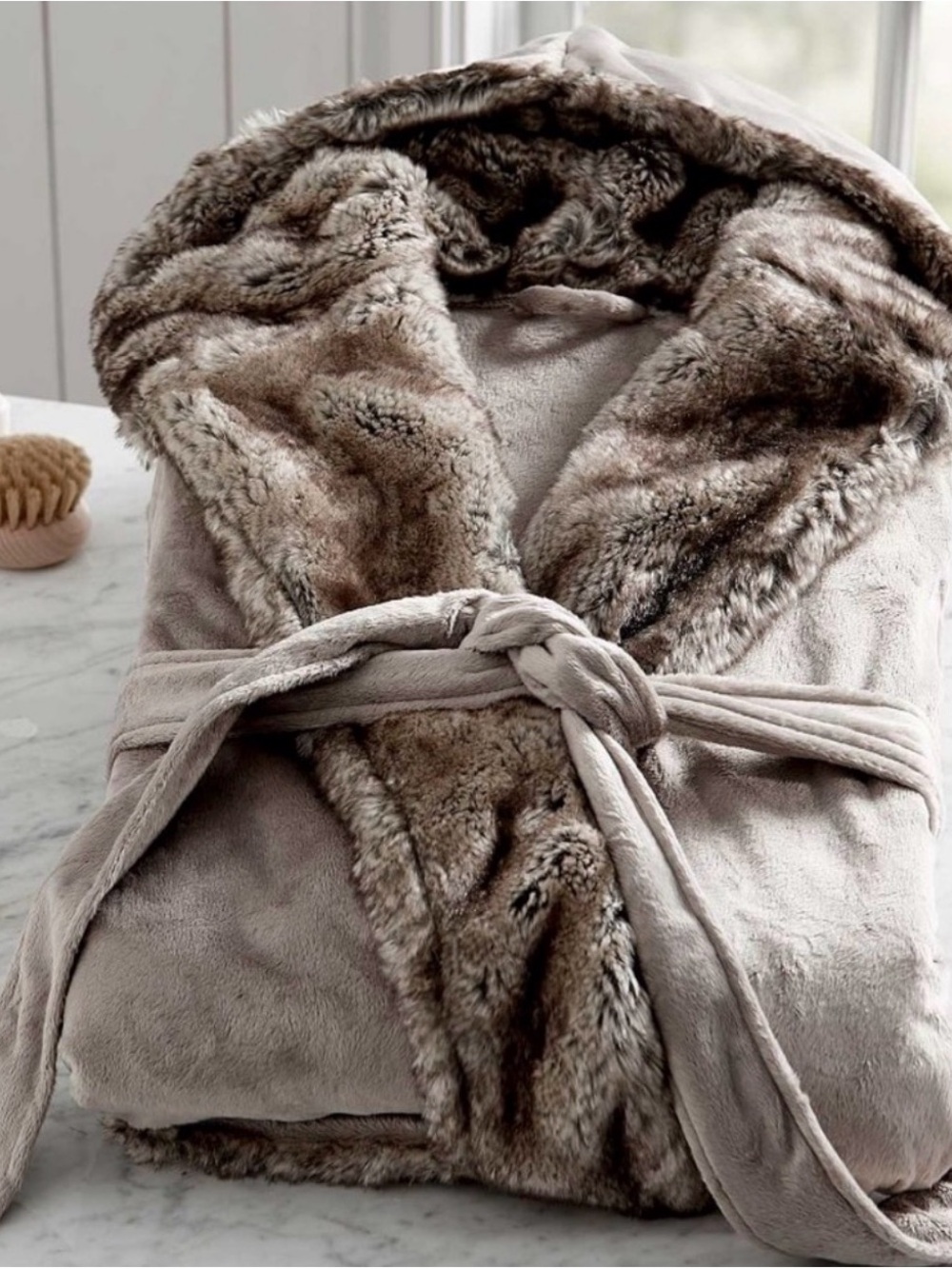 Women's faux fur hooded Robe